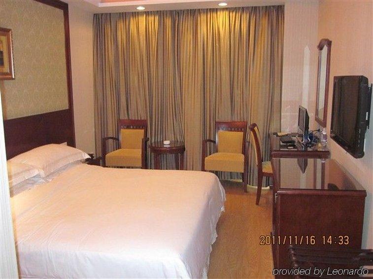 Vienna Hotel In Pinghu Square Shenzhen Bilik gambar